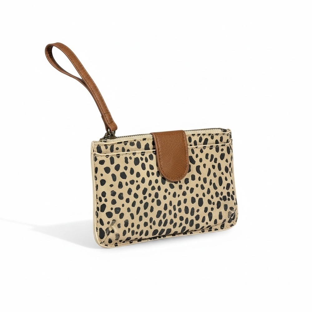 Universal thread Leopard Print Wristlet Clutch